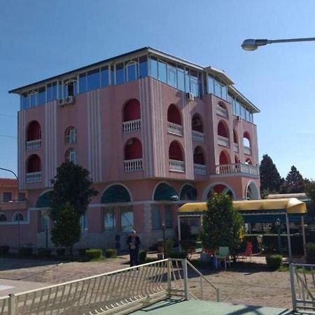 Hotel Meteor Shkodër 外观 照片