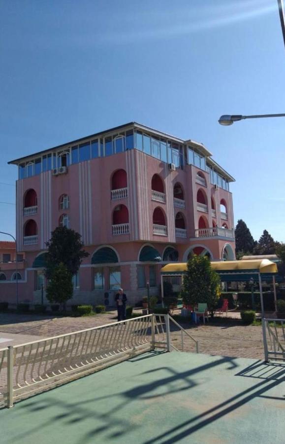 Hotel Meteor Shkodër 外观 照片