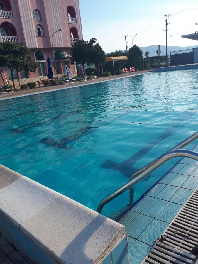 Hotel Meteor Shkodër 外观 照片