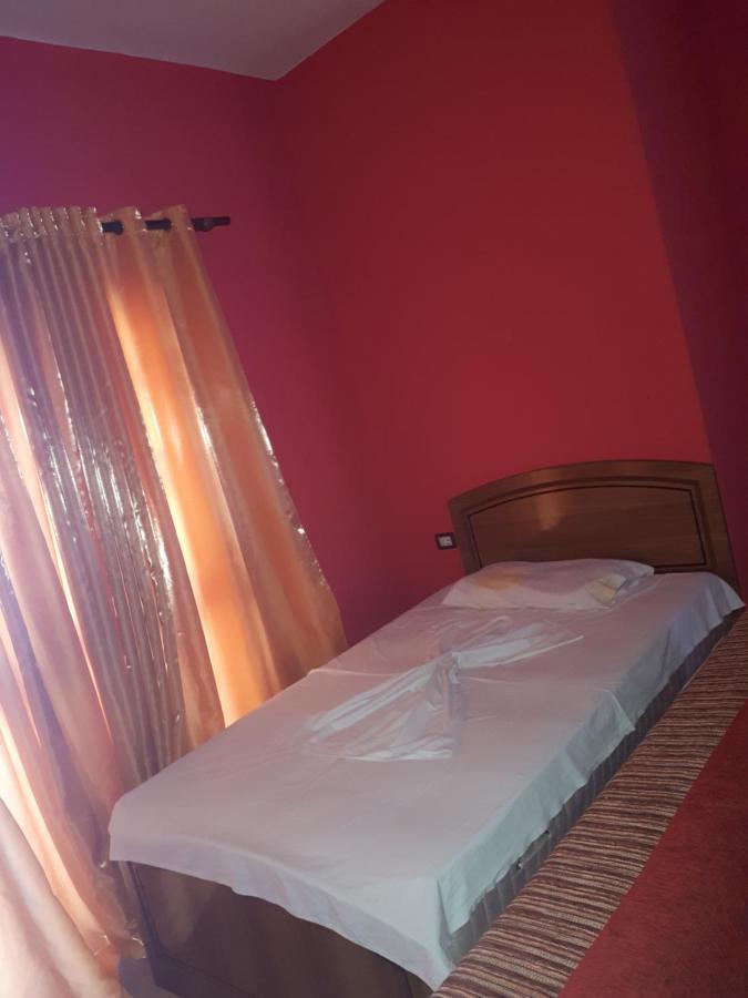 Hotel Meteor Shkodër 外观 照片