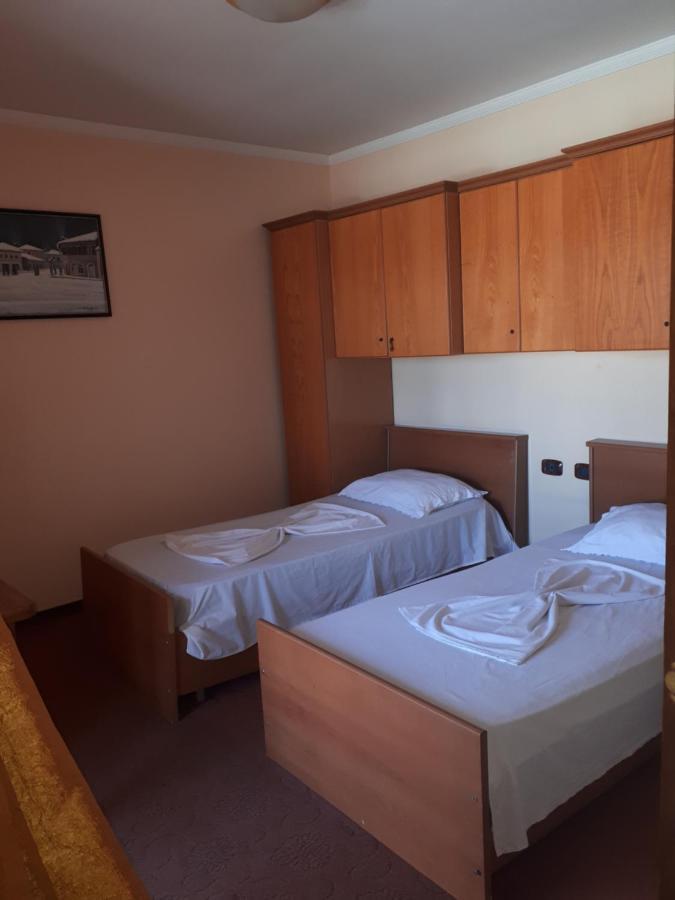 Hotel Meteor Shkodër 外观 照片